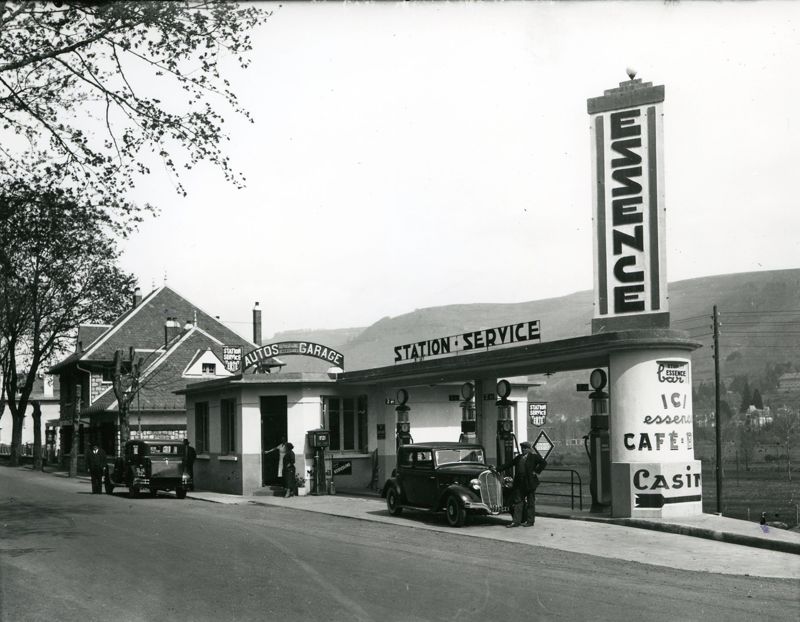 Station-service à Vic-sur-Cère