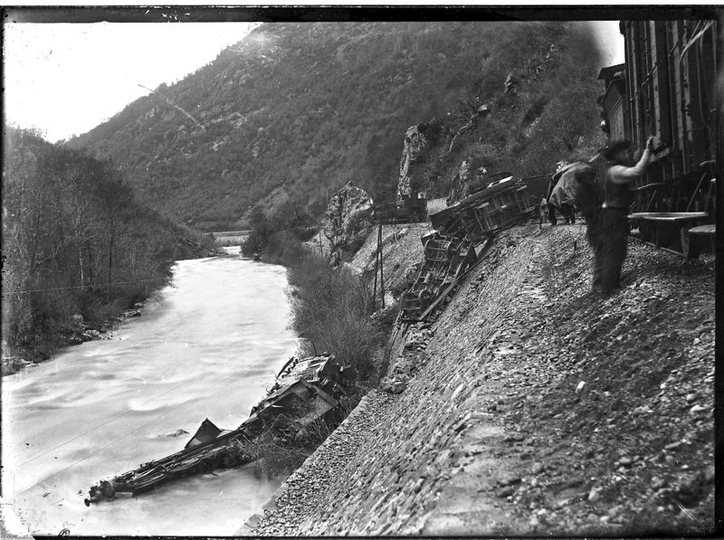 Accident de train dans les gorges de la Cère
