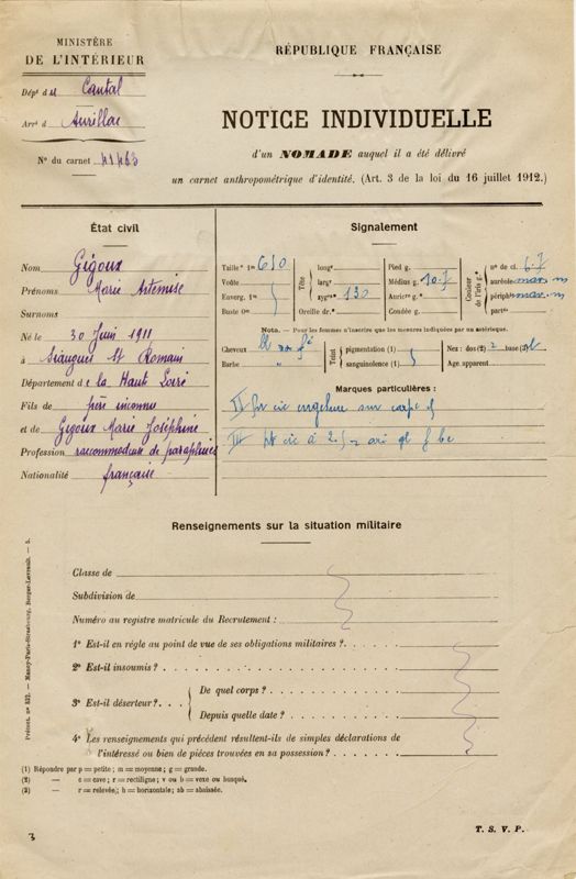 Notice individuelle de remise d’un carnet d’identité de nomade pour Marie-Artémise Gigoux, 1926