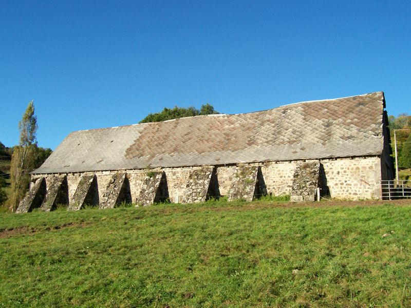 Lamourio (Saint-Cernin) : grange à contreforts, disparue en 2012