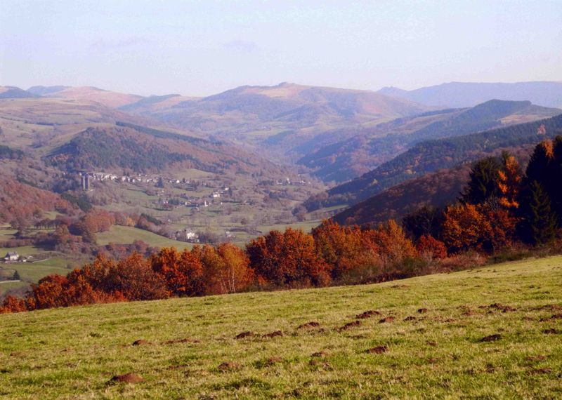 La vallée glaciaire de la Doire, vue du plateau d’Ourzeau