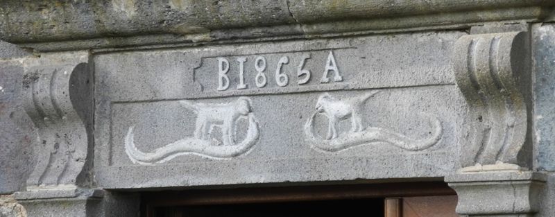 Linteau sculpté BA 1865 « aux serpents ». - Bordes (Freix-Anglards) : Borderie Antoine