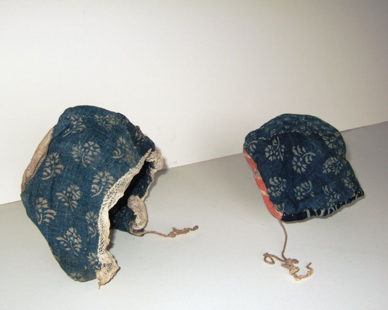 Deux bonnets d’enfant