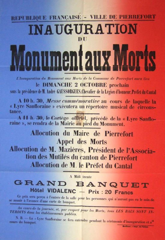 Une cérémonie civique : l’inauguration du monument aux morts 