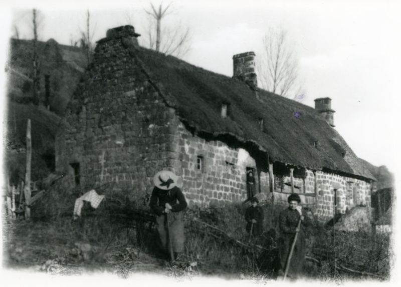 Environs de Salers, [1890-1910] (30 Fi 128)