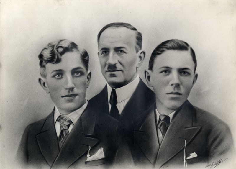 Le docteur Mallet et ses fils Etienne (à gauche) et Pierre (à droite)