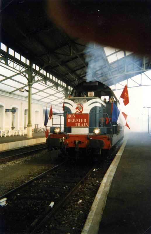 L'arrivée en gare d'Aurillac : dernier coup de frein
