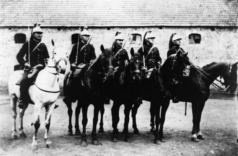 Cavalerie envoyée lors des grèves de 1895 (cote ADC : 45 Fi 5261)